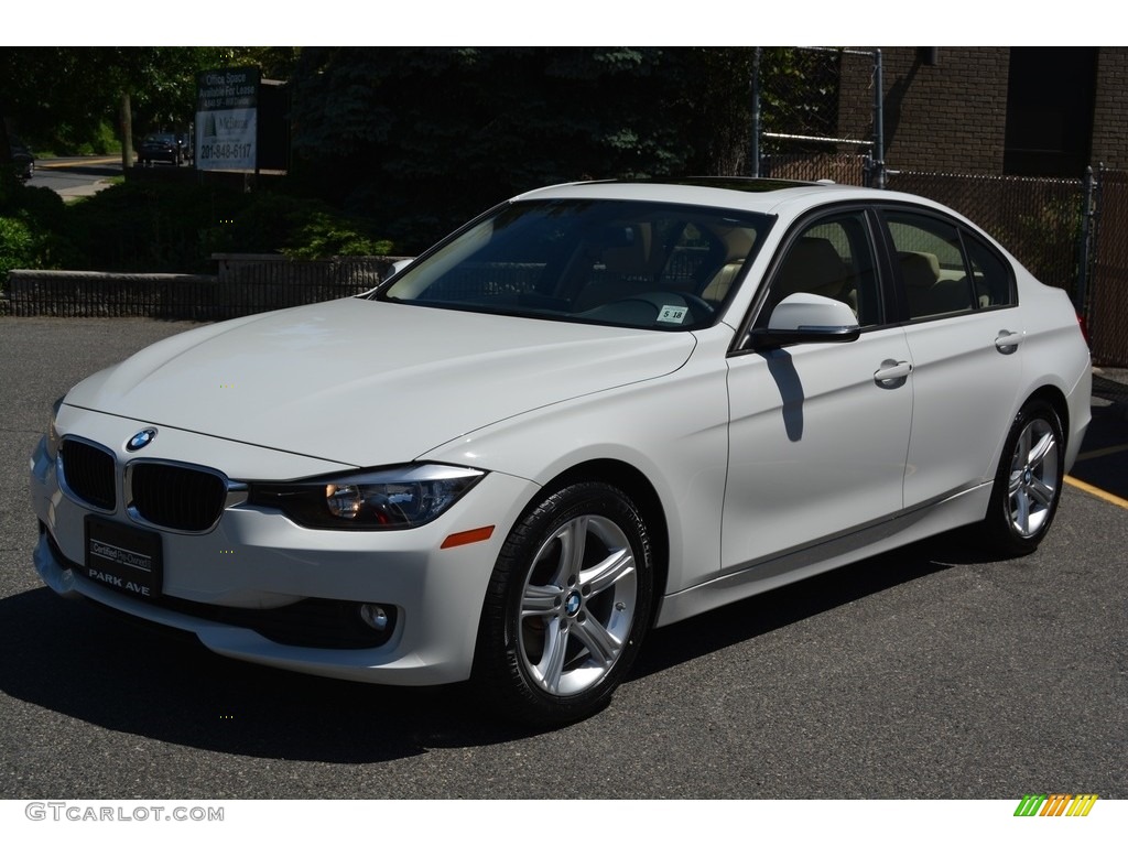 2013 3 Series 320i xDrive Sedan - Alpine White / Venetian Beige photo #6