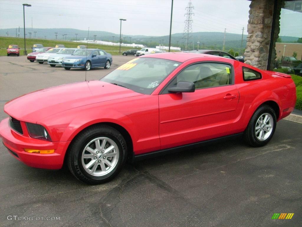 2007 Mustang V6 Deluxe Coupe - Torch Red / Medium Parchment photo #12