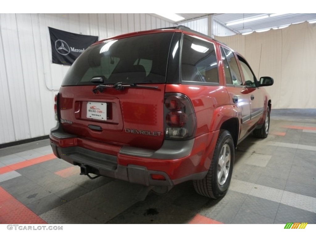 2002 TrailBlazer LT 4x4 - Majestic Red Metallic / Dark Pewter photo #8