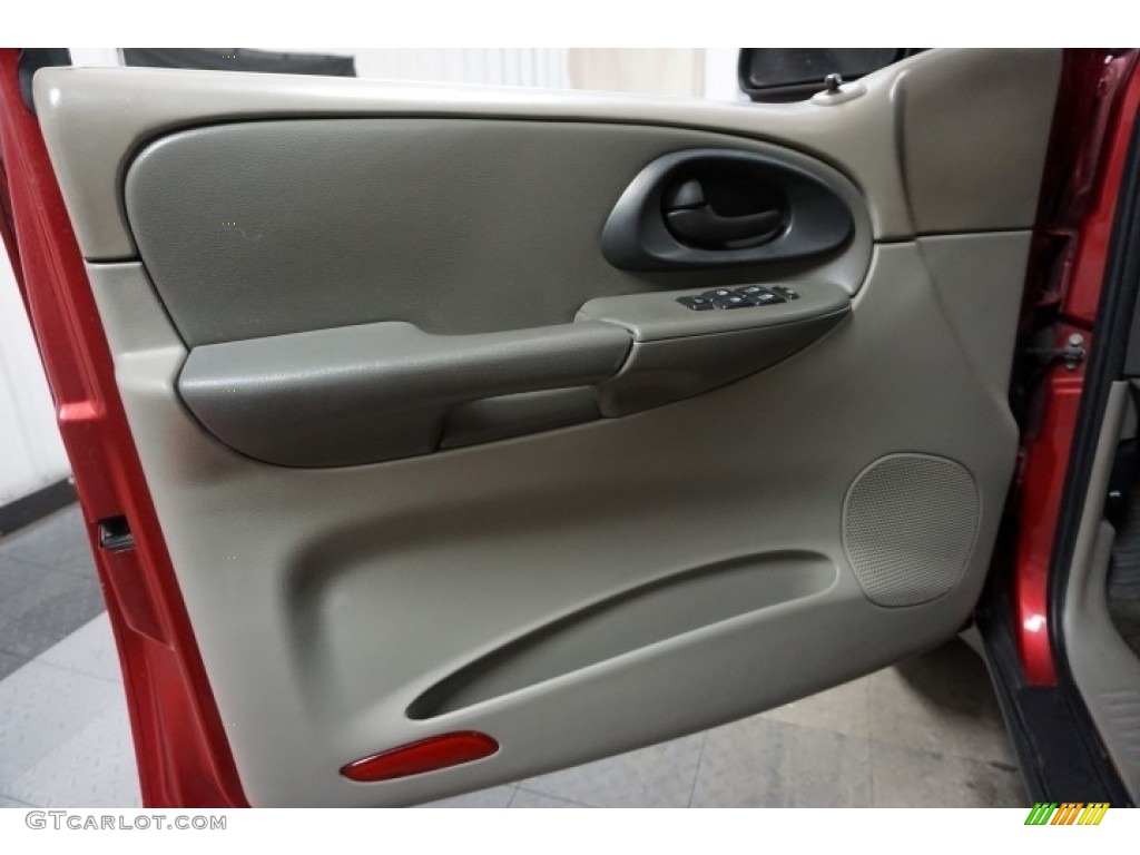 2002 TrailBlazer LT 4x4 - Majestic Red Metallic / Dark Pewter photo #12