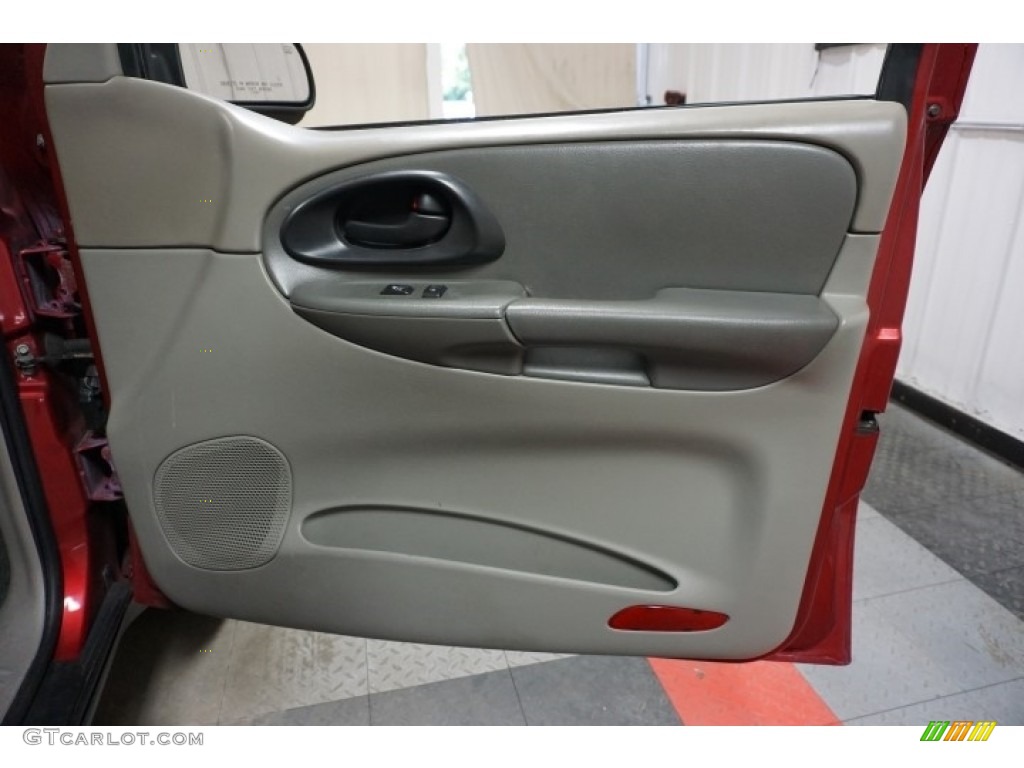 2002 TrailBlazer LT 4x4 - Majestic Red Metallic / Dark Pewter photo #17