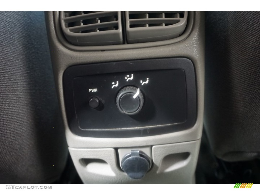 2002 TrailBlazer LT 4x4 - Majestic Red Metallic / Dark Pewter photo #28