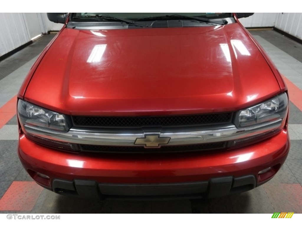 2002 TrailBlazer LT 4x4 - Majestic Red Metallic / Dark Pewter photo #50