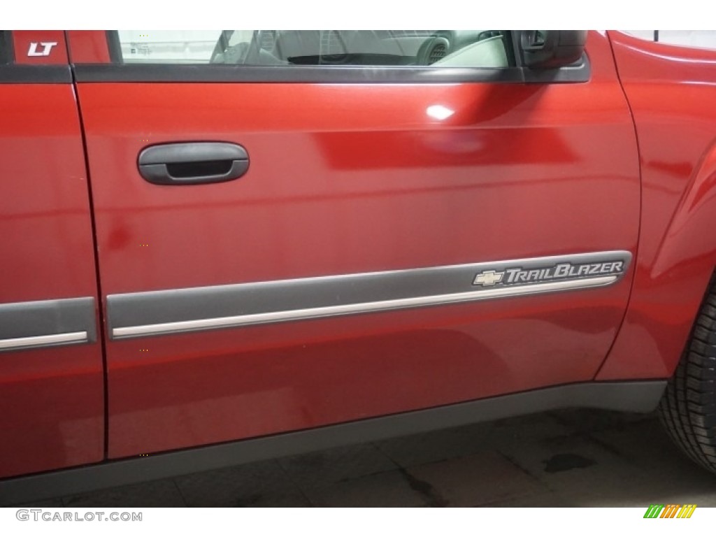 2002 TrailBlazer LT 4x4 - Majestic Red Metallic / Dark Pewter photo #56