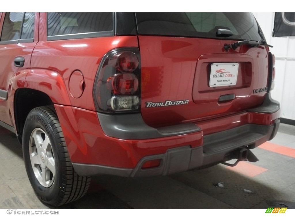 2002 TrailBlazer LT 4x4 - Majestic Red Metallic / Dark Pewter photo #63