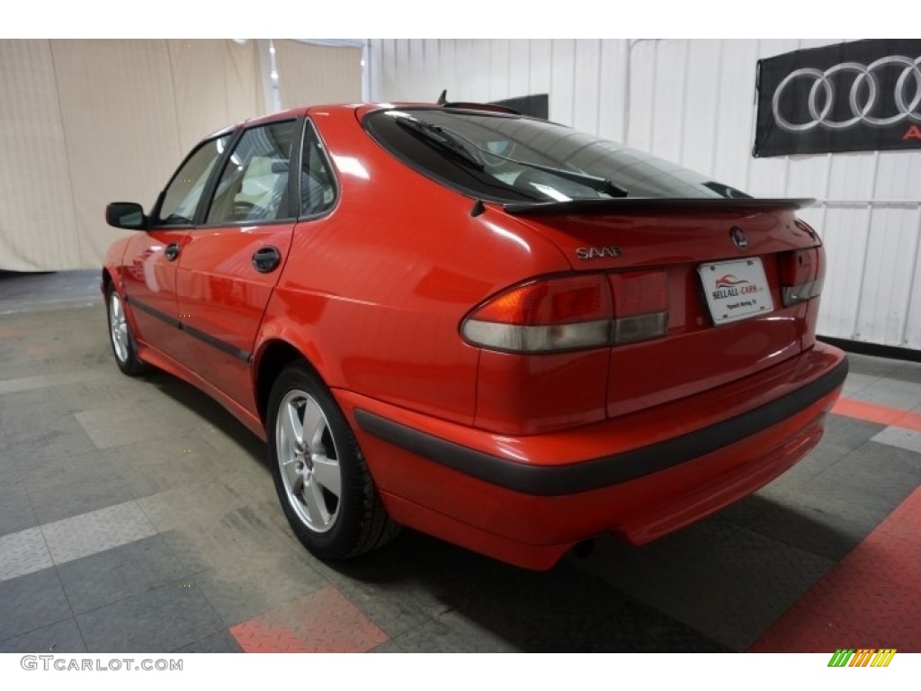 2002 9-3 SE Sedan - Laser Red / Charcoal Gray photo #10