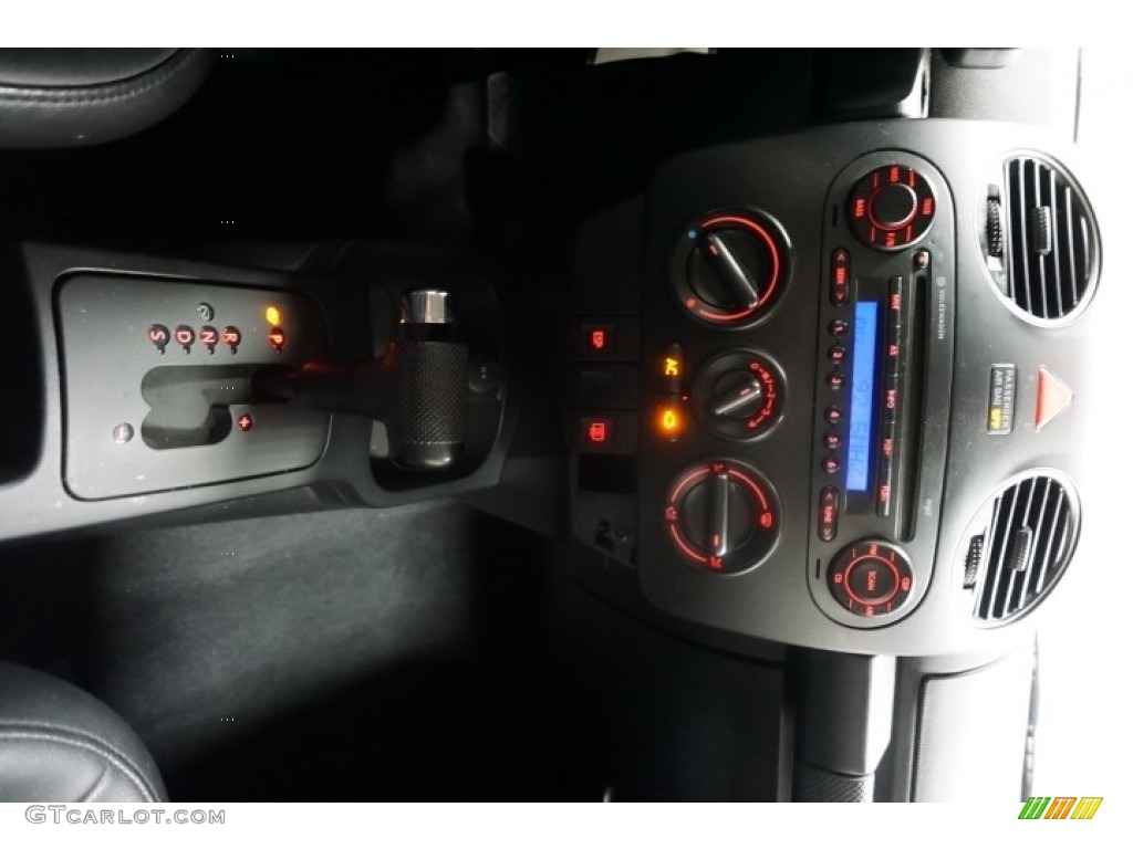 2010 New Beetle 2.5 Coupe - Black / Black photo #31