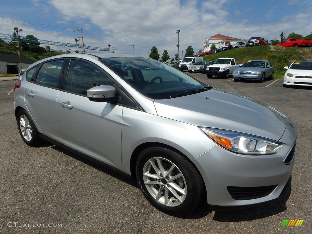 2015 Focus SE Hatchback - Ingot Silver Metallic / Charcoal Black photo #1