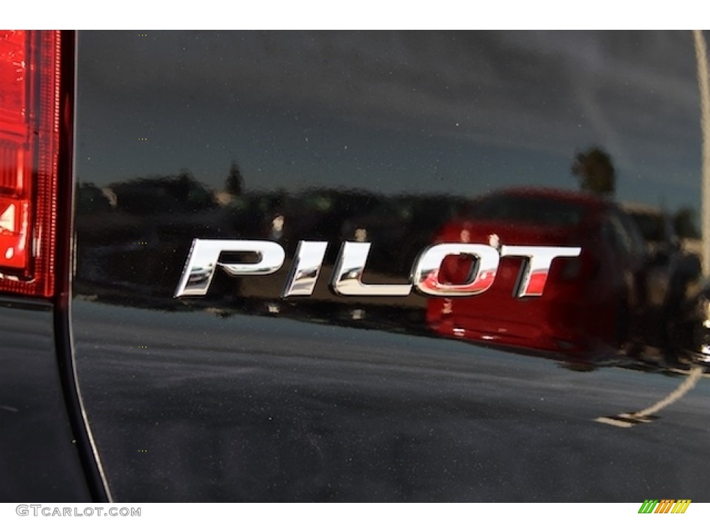 2016 Pilot Elite AWD - Crystal Black Pearl / Black photo #3