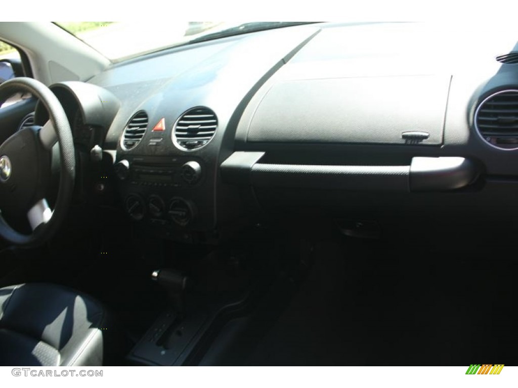2010 New Beetle 2.5 Coupe - Black / Black photo #32