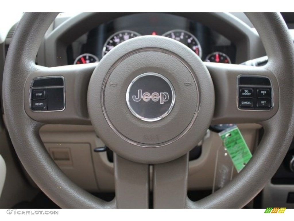 2011 Liberty Sport - Natural Green Metallic / Pastel Pebble Beige photo #11