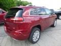 Deep Cherry Red Crystal Pearl - Cherokee Overland 4x4 Photo No. 7
