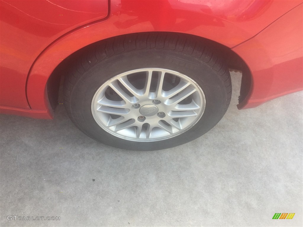 2008 Focus SE Sedan - Vermillion Red / Charcoal Black photo #5