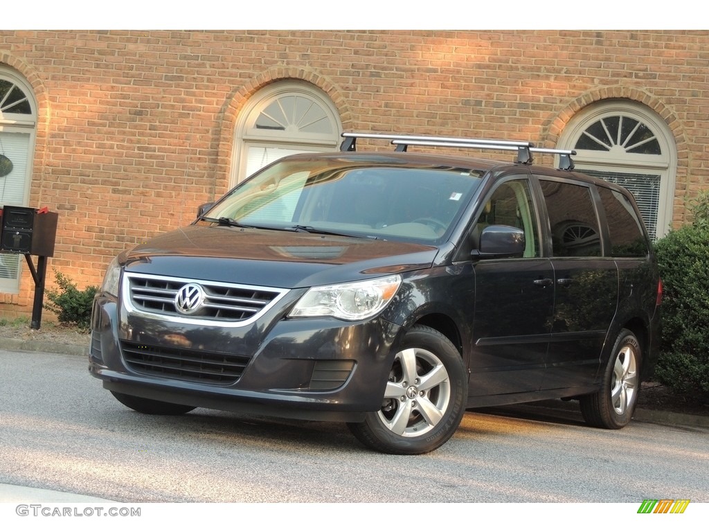 2009 Routan SE - Nocturne Black Metallic / Ceylon Beige photo #1