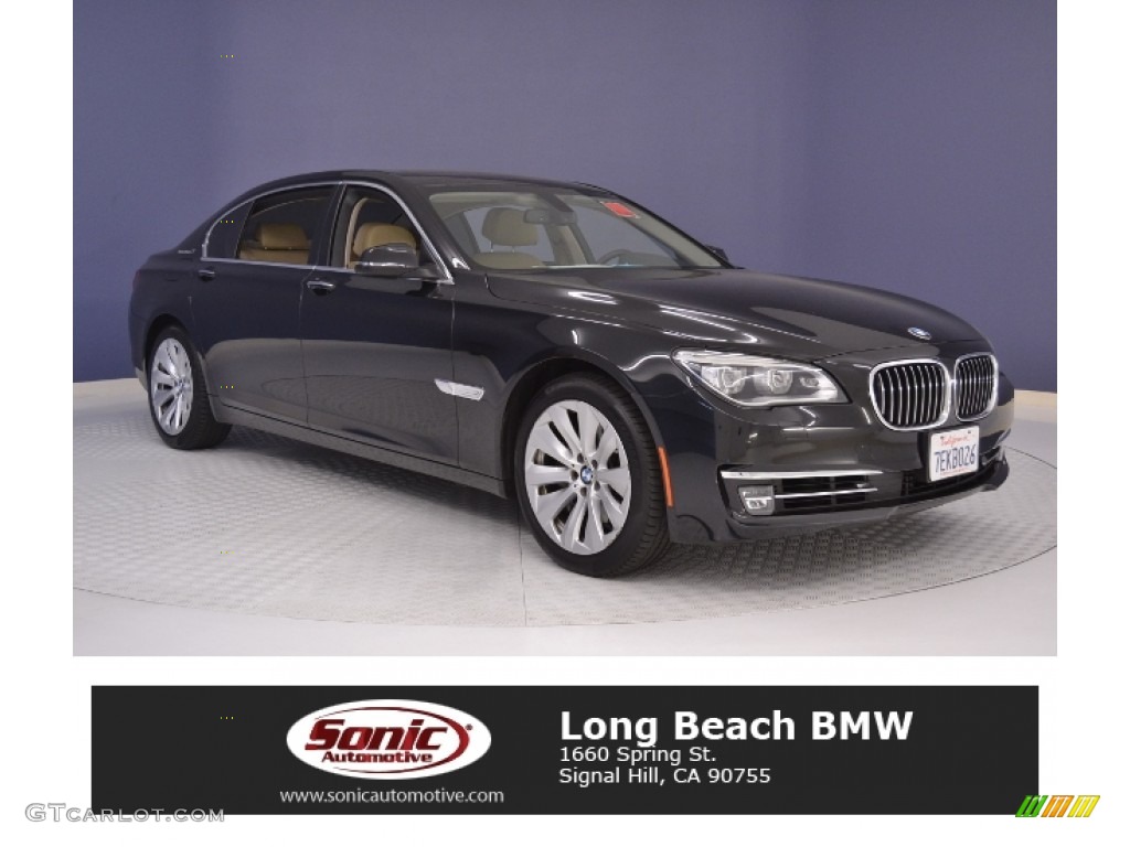 Black Sapphire Metallic BMW 7 Series