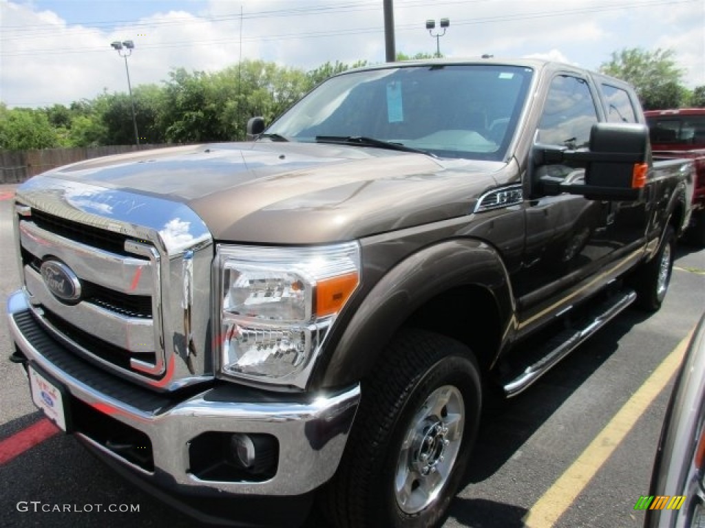 2016 F250 Super Duty XLT Crew Cab 4x4 - Caribou Metallic / Adobe photo #2