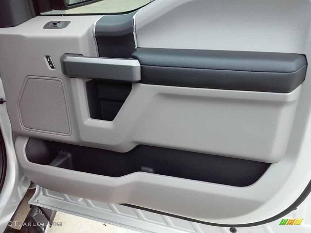 2016 F150 XLT SuperCrew - Ingot Silver / Medium Earth Gray photo #4