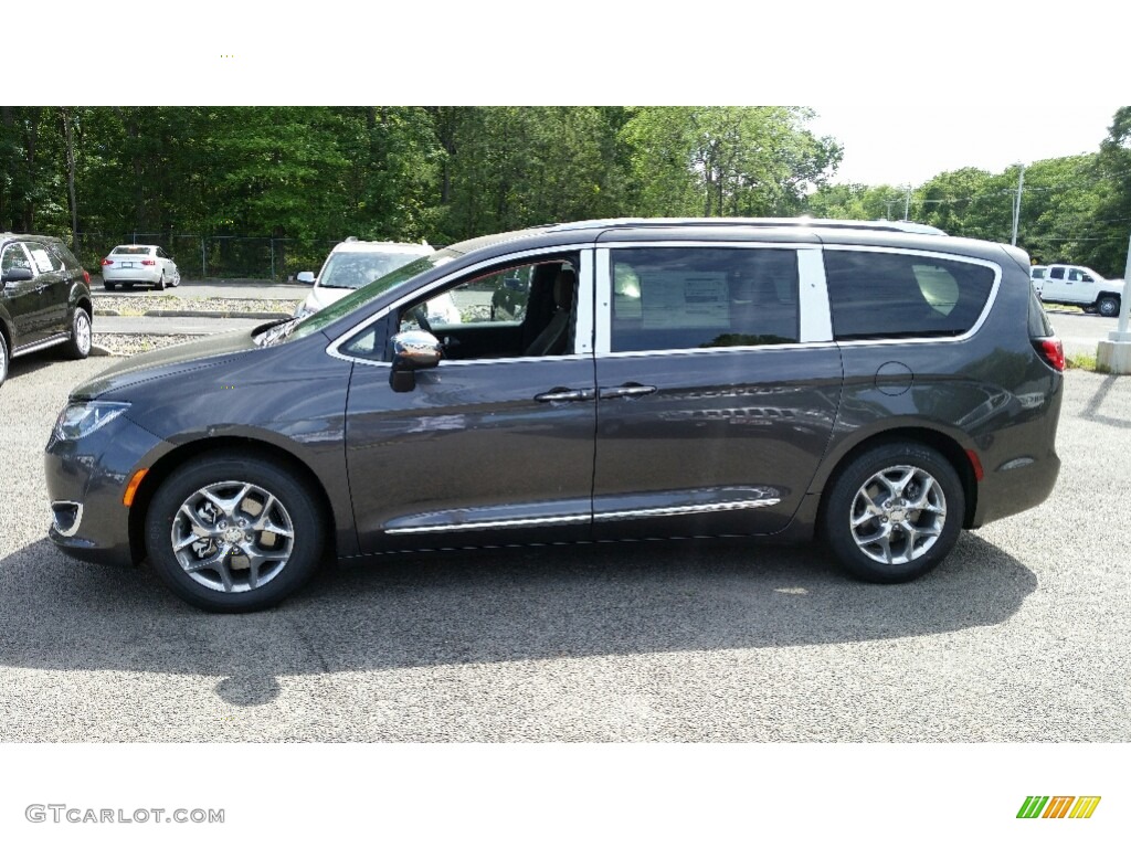 Granite Crystal Metallic 2017 Chrysler Pacifica Limited Exterior Photo #113671036
