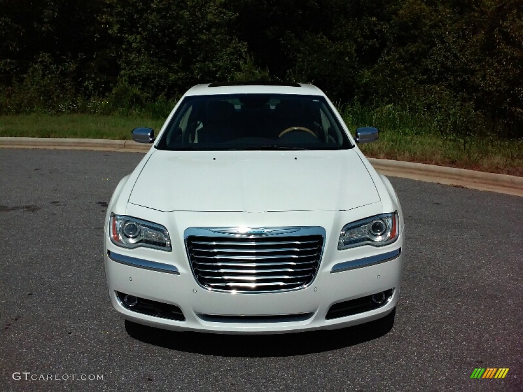 2013 300 C - Ivory Tri-Coat Pearl / Dark Frost Beige/Light Frost Beige photo #3