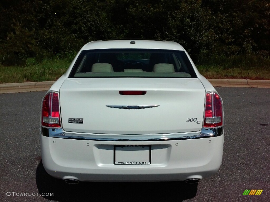 2013 300 C - Ivory Tri-Coat Pearl / Dark Frost Beige/Light Frost Beige photo #6