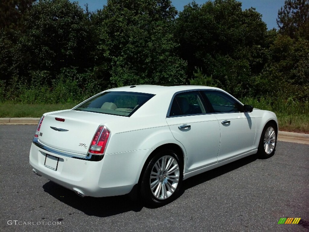 2013 300 C - Ivory Tri-Coat Pearl / Dark Frost Beige/Light Frost Beige photo #7