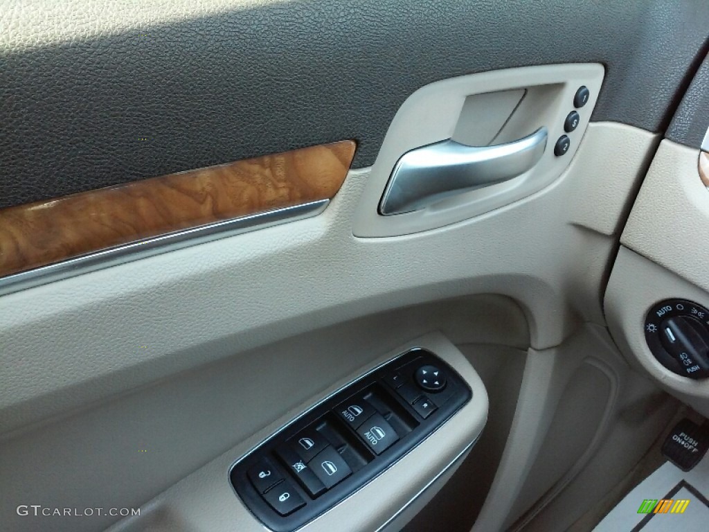 2013 300 C - Ivory Tri-Coat Pearl / Dark Frost Beige/Light Frost Beige photo #13