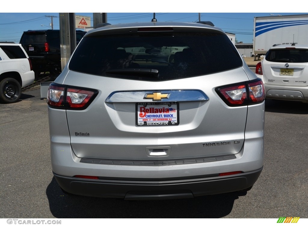2013 Traverse LS - Silver Ice Metallic / Dark Titanium/Light Titanium photo #5