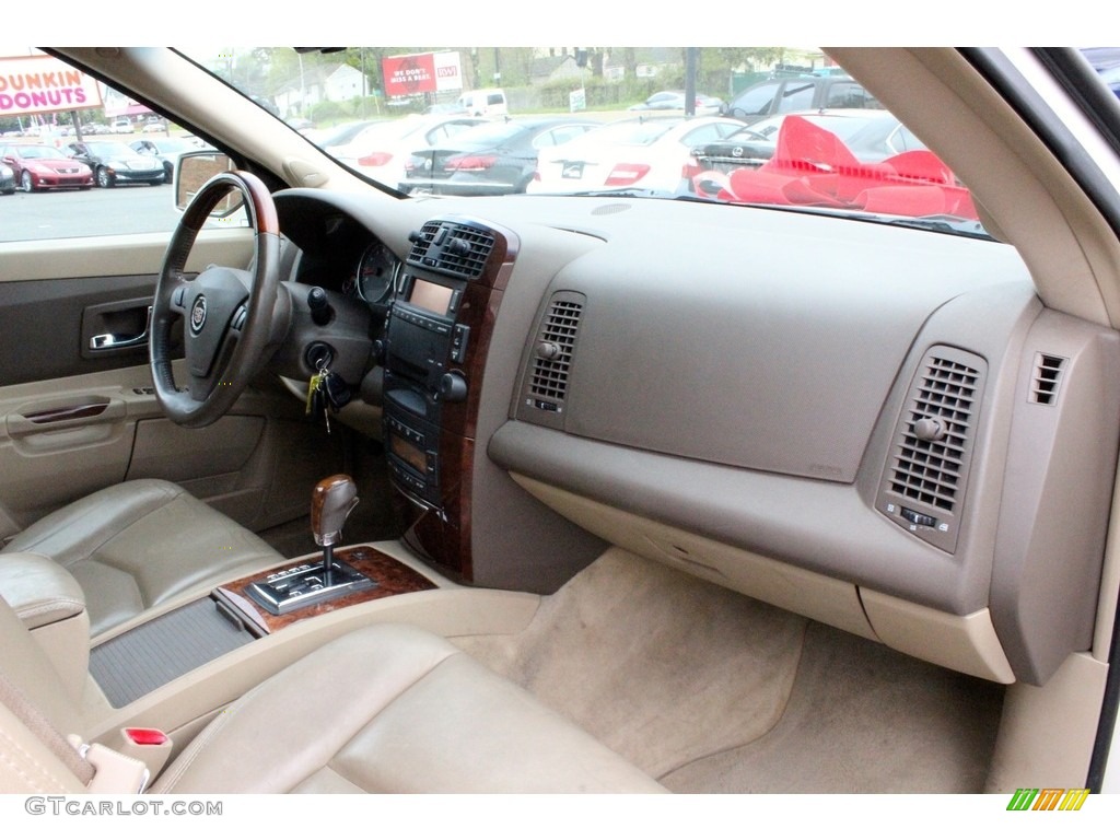 2006 SRX V6 - White Diamond / Cashmere photo #28