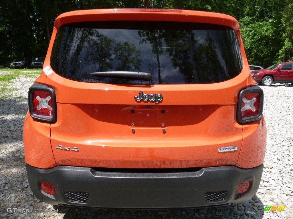 2016 Renegade Latitude 4x4 - Omaha Orange / Bark Brown/Ski Grey photo #4