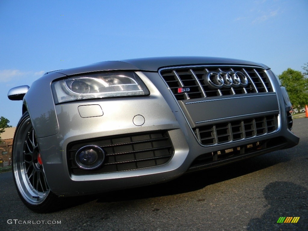 2010 S5 4.2 FSI quattro Coupe - Ice Silver Metallic / Magma Red Silk Nappa Leather photo #1