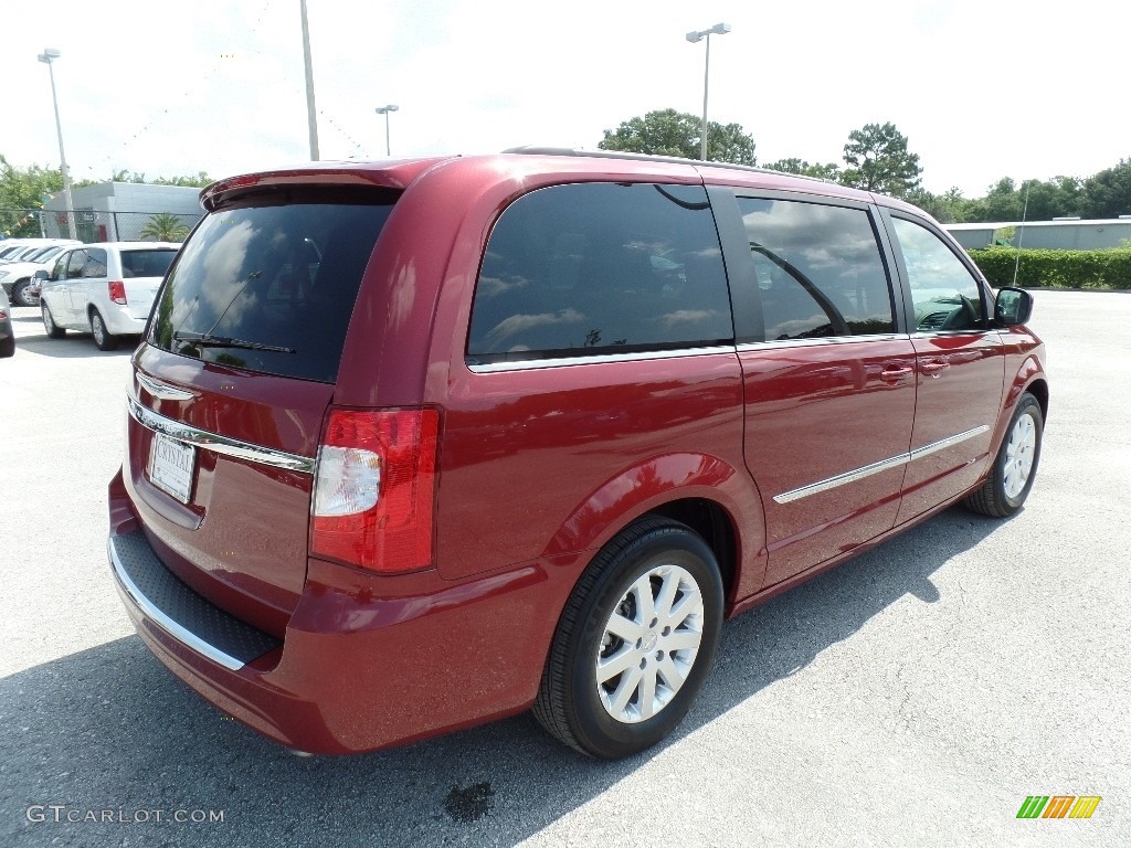 2016 Town & Country Touring - Deep Cherry Red Crystal Pearl / Dark Frost Beige/Medium Frost Beige photo #11
