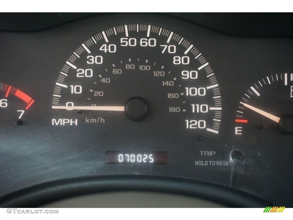 2001 Malibu Sedan - Galaxy Silver Metallic / Gray photo #34