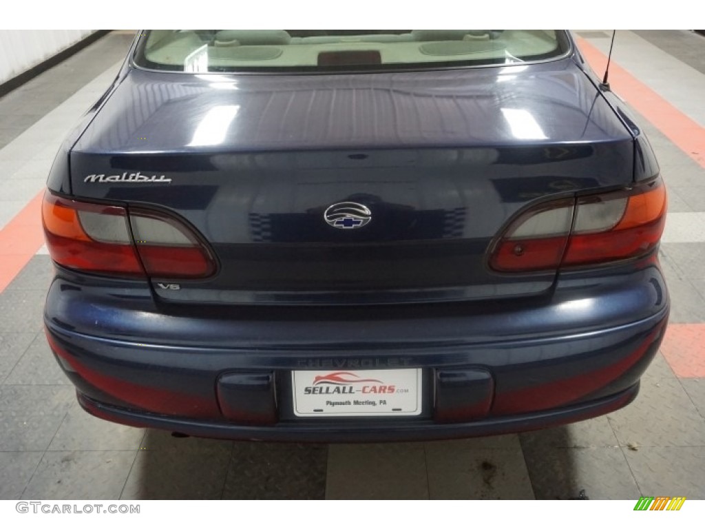 2001 Malibu Sedan - Galaxy Silver Metallic / Gray photo #64