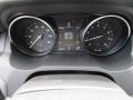Yulong White Metalllic - Range Rover Evoque SE Photo No. 20