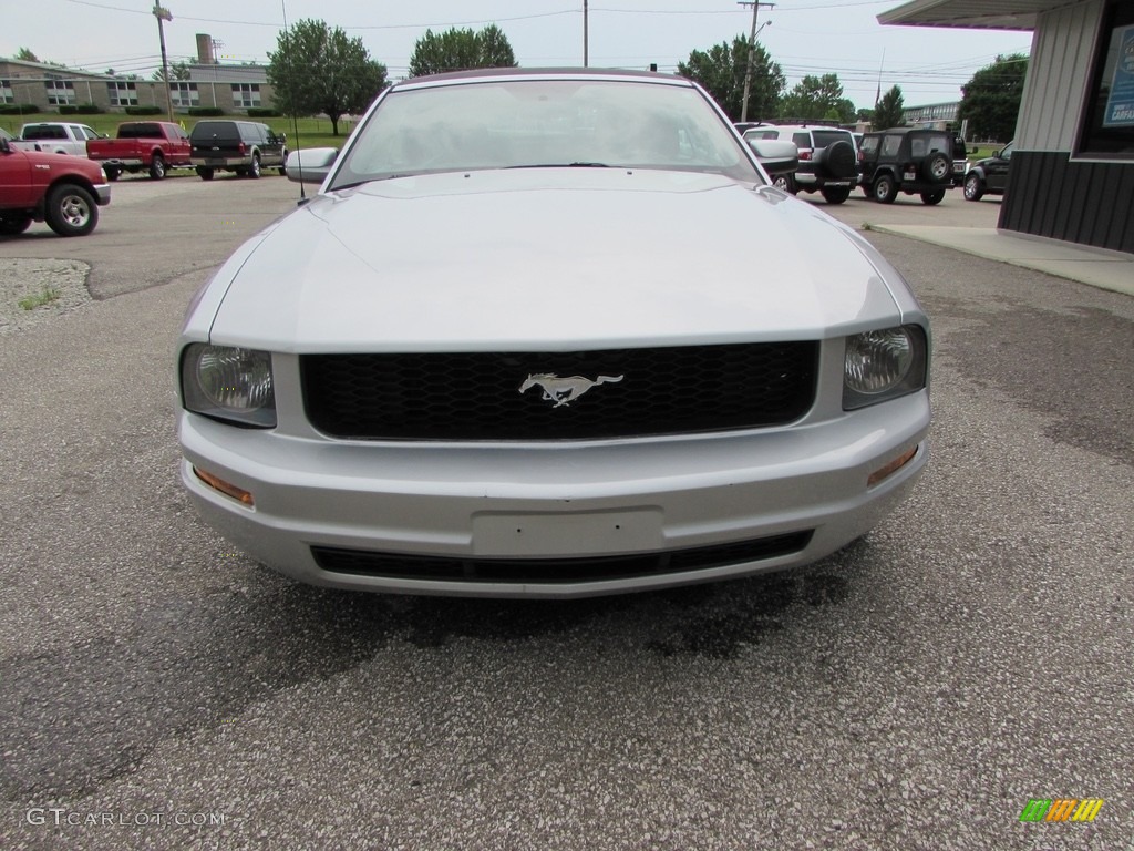 2007 Mustang V6 Deluxe Convertible - Satin Silver Metallic / Light Graphite photo #3