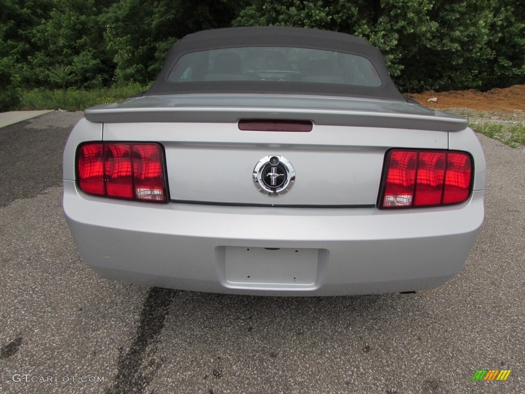 2007 Mustang V6 Deluxe Convertible - Satin Silver Metallic / Light Graphite photo #4