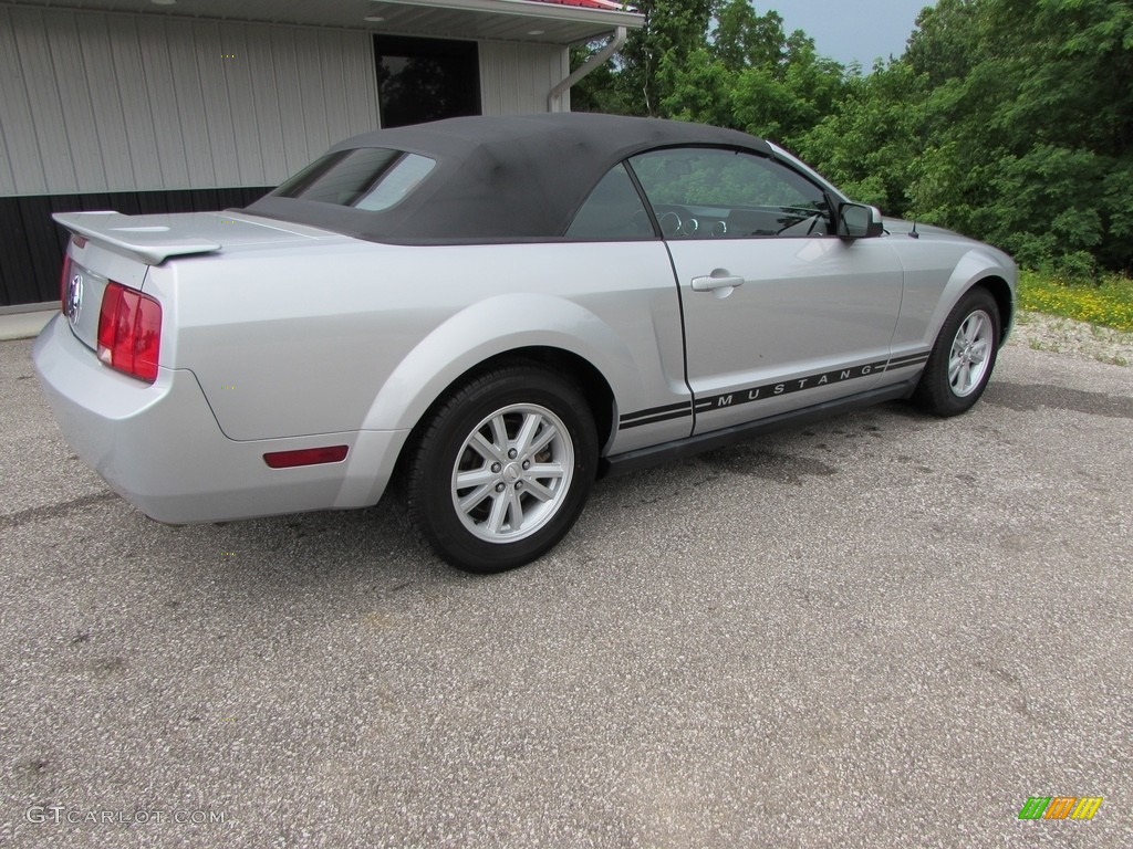 2007 Mustang V6 Deluxe Convertible - Satin Silver Metallic / Light Graphite photo #6