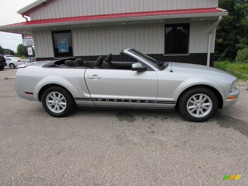 2007 Mustang V6 Deluxe Convertible - Satin Silver Metallic / Light Graphite photo #10