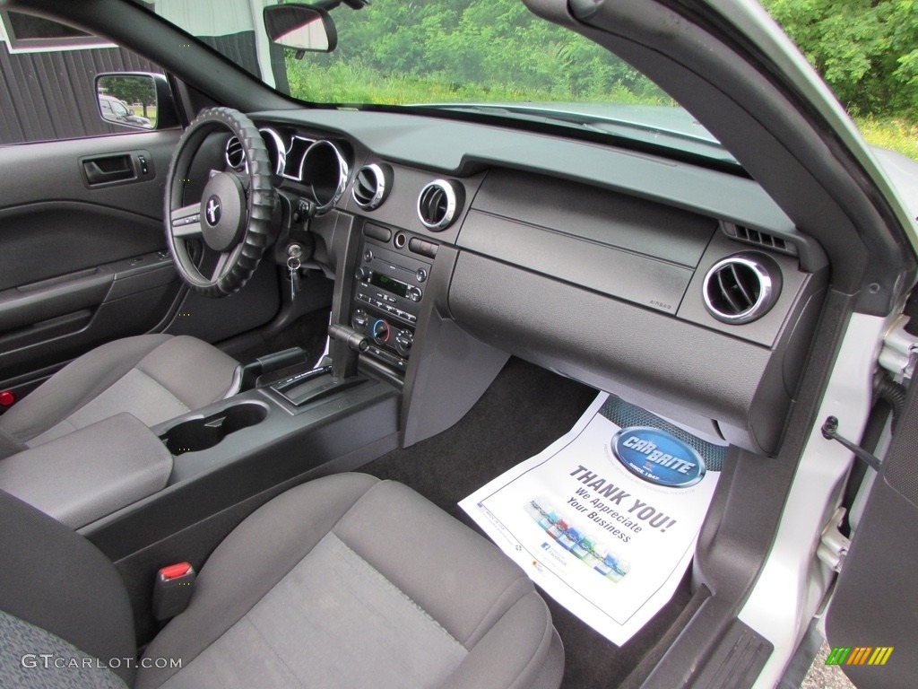 2007 Mustang V6 Deluxe Convertible - Satin Silver Metallic / Light Graphite photo #13