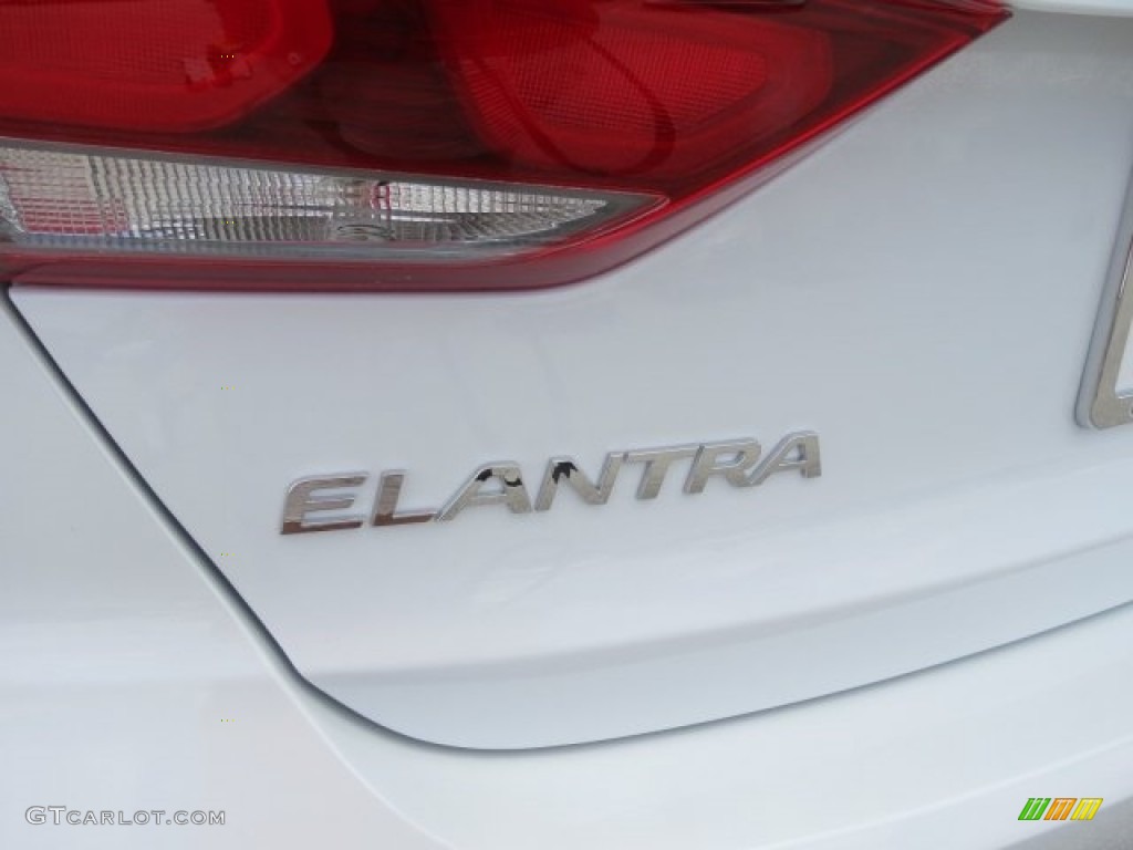 2017 Elantra SE - White / Gray photo #5