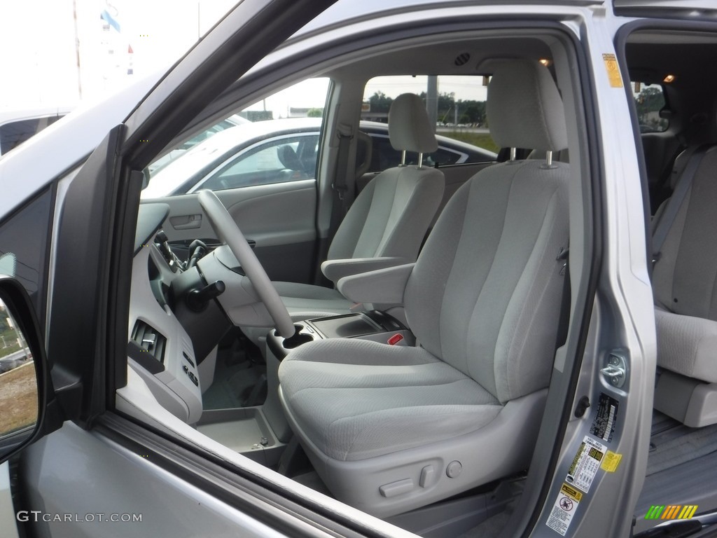 2014 Sienna LE - Silver Sky Metallic / Light Gray photo #10