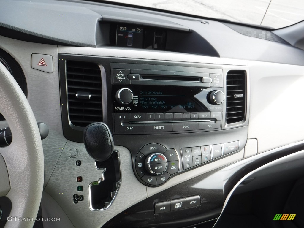 2014 Sienna LE - Silver Sky Metallic / Light Gray photo #13