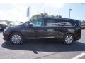 2017 Brilliant Black Crystal Pearl Chrysler Pacifica Touring  photo #4
