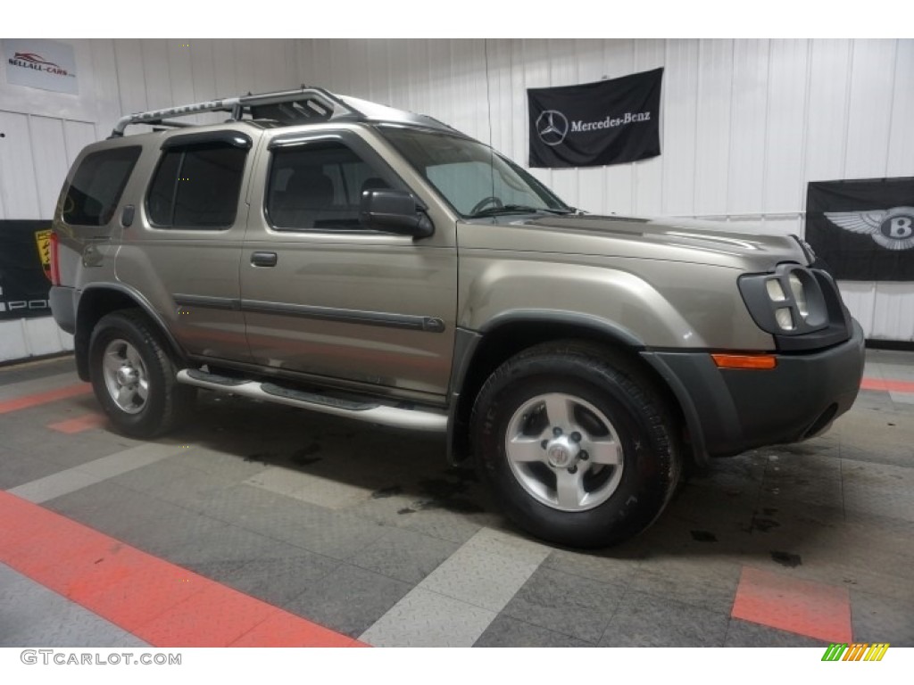 2004 Xterra XE - Silver Lightning Metallic / Sage photo #6