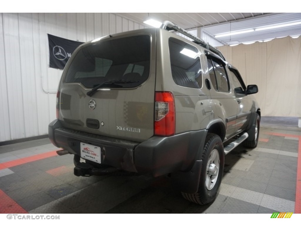 2004 Xterra XE - Silver Lightning Metallic / Sage photo #8