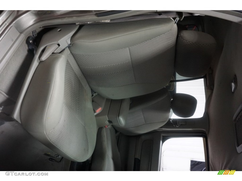 2004 Xterra XE - Silver Lightning Metallic / Sage photo #18