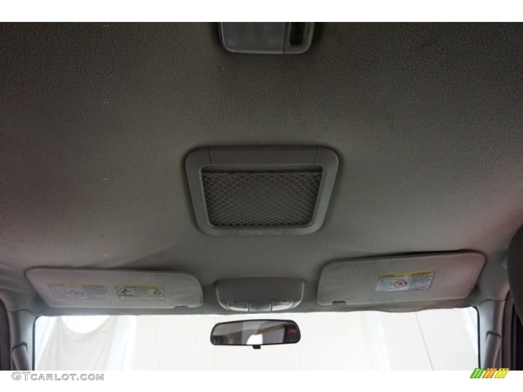 2004 Xterra XE - Silver Lightning Metallic / Sage photo #26