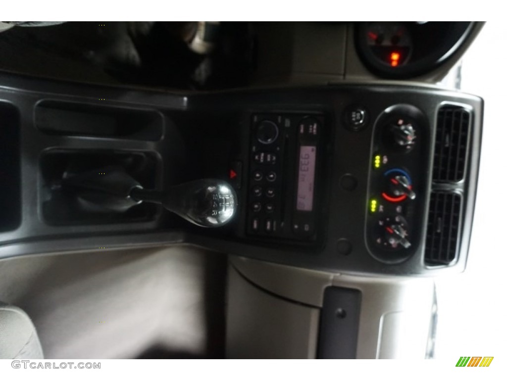 2004 Xterra XE - Silver Lightning Metallic / Sage photo #44