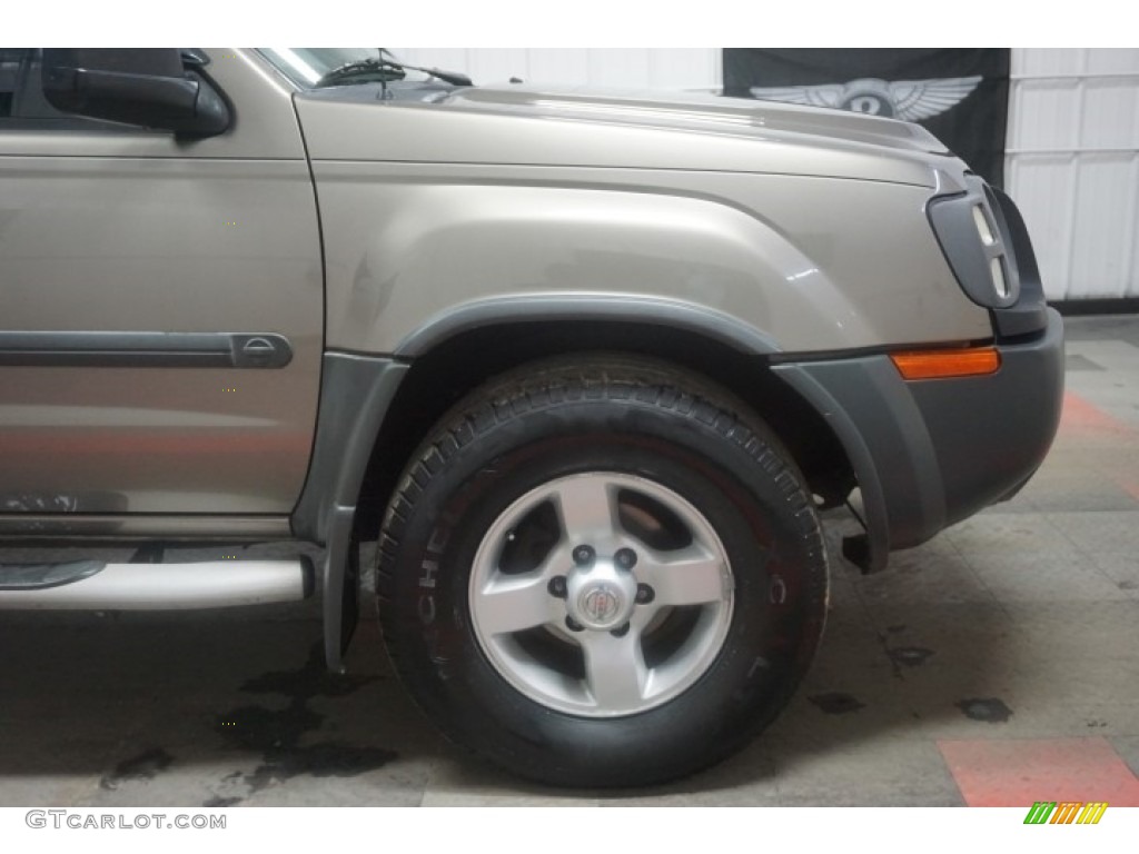 2004 Xterra XE - Silver Lightning Metallic / Sage photo #57