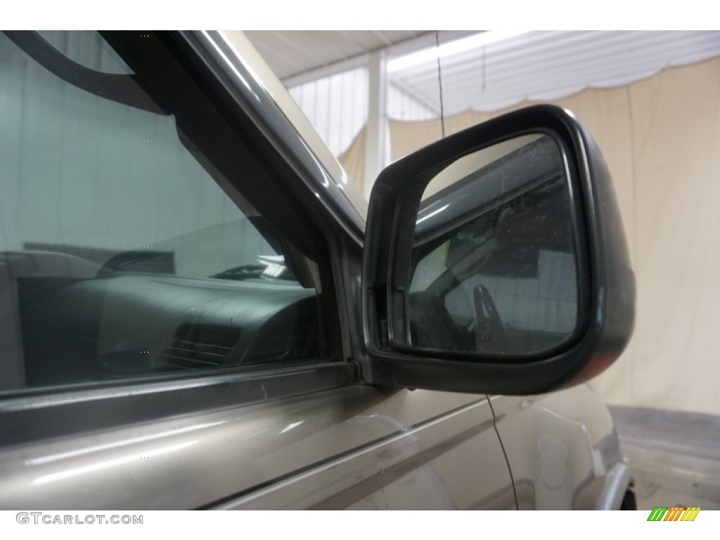 2004 Xterra XE - Silver Lightning Metallic / Sage photo #61